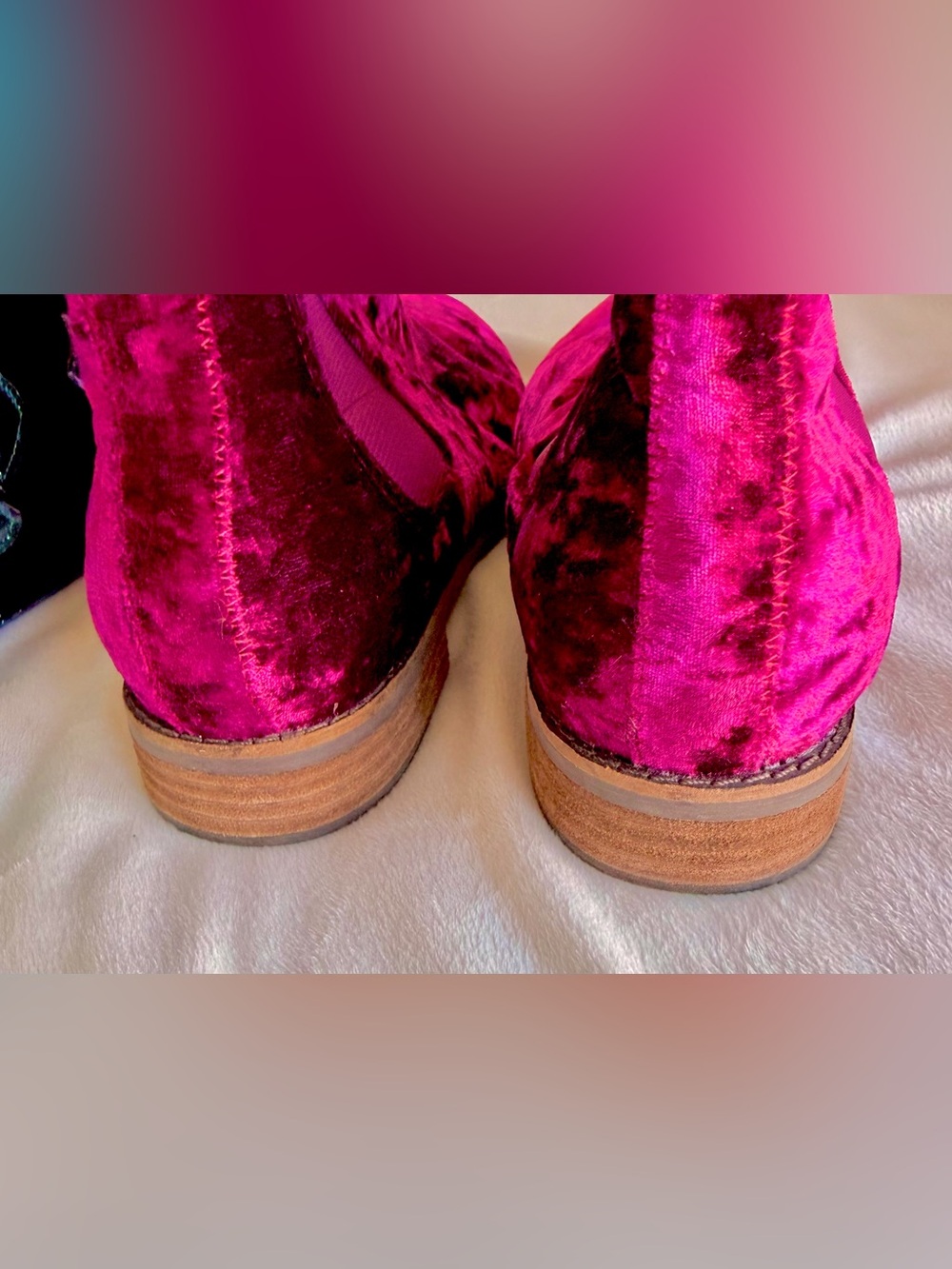 TOMS Ella Black Cherry Crushed Velvet Chelsea Booties M6 - Picture 3 of 3